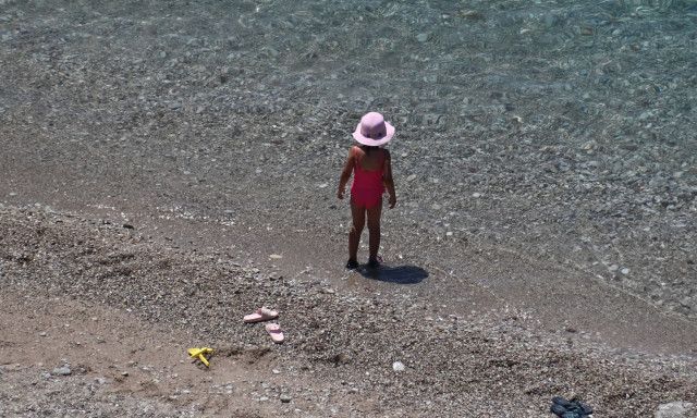 Λάρισα - Απίστευτη περιγραφή της διασώστριας της 3χρονης: «Ακούσαμε "το παιδί μου πνίγεται"»