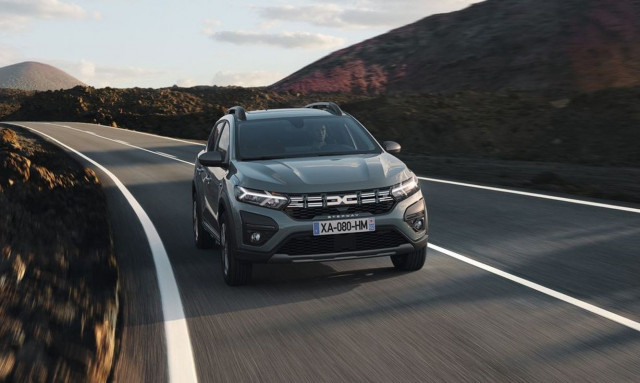 Dacia Sandero: Σε τροχιά τίτλου για το 2024