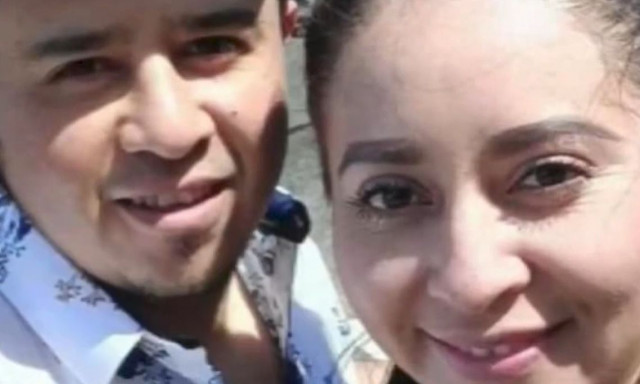 Ζευγάρι που περίμενε μωρό παρασύρθηκε από φονικό κύμα ενώ έβγαζε φωτογραφία και σκοτώθηκε