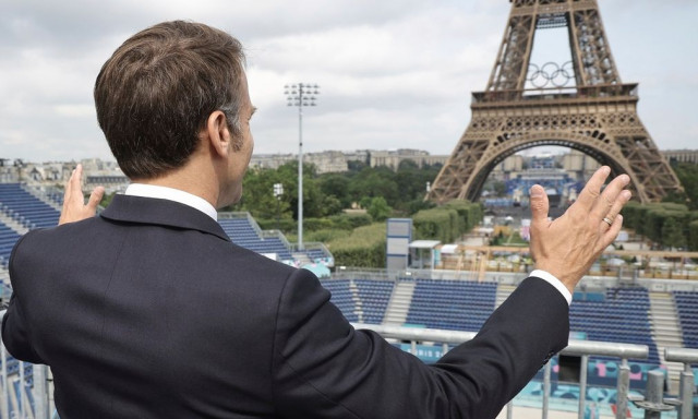 O Eμανουέλ Μακρόν θέλει να προσελκύσει το ξένο κεφάλαιο