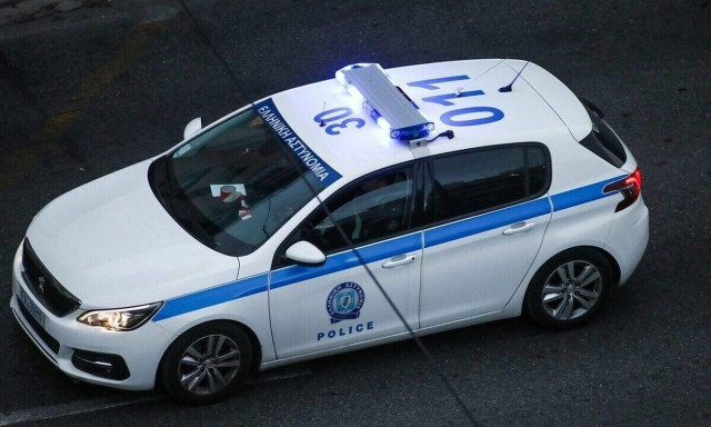 Θεσσαλονίκη: 16χρονος οδηγούσε κλεμμένο αυτοκίνητο - Μπήκε ανάποδα σε μονόδρομο για αποφυγή ελέγχου