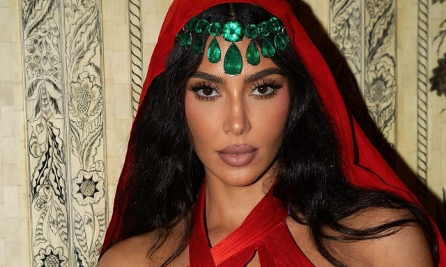 Κιμ Καρντάσιαν: Δηλώνει έτοιμη να κυβερνήσει μια χώρα επειδή είδε... τη σειρά «The Crown»