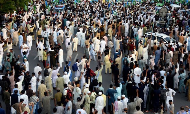 Pakistan and India: The Divergence of Two Economic Trajectories