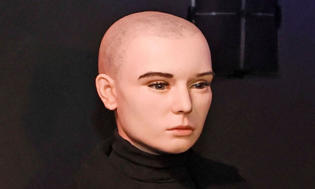 Δουβλίνο: Απέσυραν άρον άρον κέρινο ομοίωμα της Σινέντ Ο Κόνορ, λόγω «αποκρουστικής» ομοιότητας