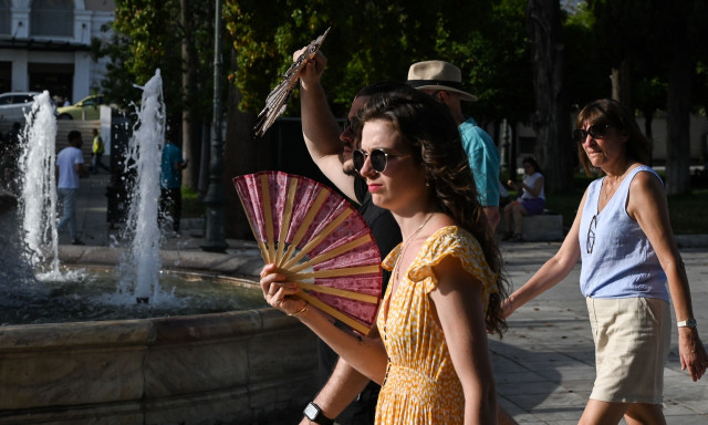 Καιρός: Έρχεται νέα «λάβα» με το θερμόμετρο στο...κόκκινο - Πότε δροσίζει