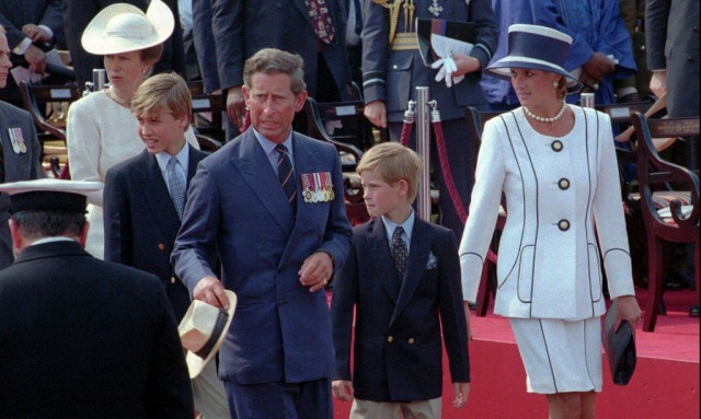 Στο φως επιστολή του Καρόλου: Σε ποιον έγραφε για «αφόρητο κενό θλίψης» μετά τον θάνατο της Νταϊάνα