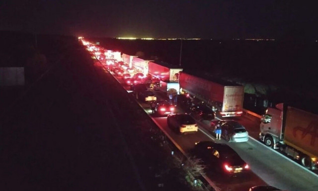 Συνεχίζονται οι μεγάλες καθυστερήσεις στα τελωνεία Έβρου