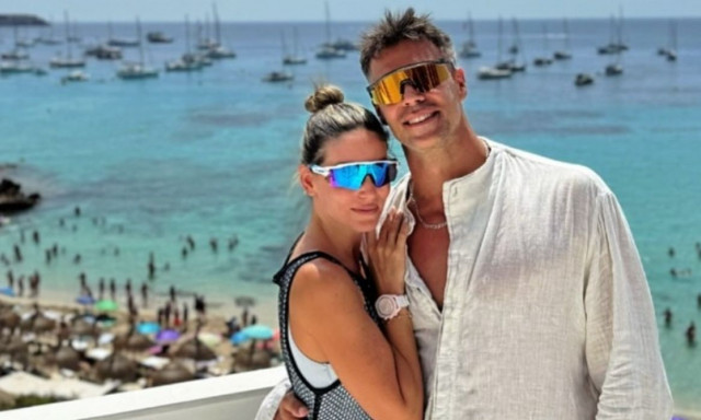 Αθήνα Οικονομάκου - Μπρούνο Τσερέλα: Νέα ανάρτηση από τις διακοπές στη Μύκονο - «Η καουμπόισσά μου»