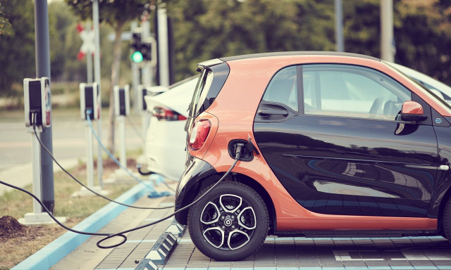 Ηλεκτρικά Αυτοκίνητα: Νέες τεχνολογίες θα συντομεύουν τη φόρτιση των μπαταριών στα 4,5 λεπτά
