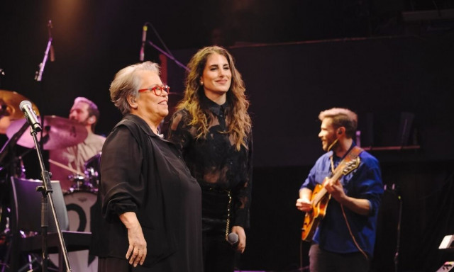 Δήμητρα Γαλάνη - Παυλίνα Βουλγαράκη: Μαζί στο Βεάκειο Θέατρο Πειραιά για ειδικό σκοπό