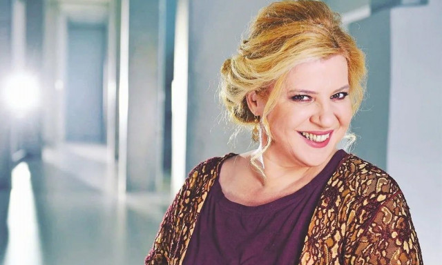 «Του Ιούδα το φιλί»: Το νέο τραγούδι της δημοσιογράφου, Αθηνάς Καμπάκογλου και του Γιώργου Άλτη!