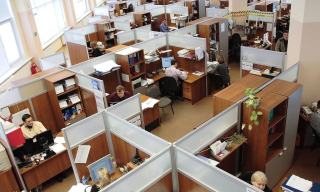 Ποινές για παρενόχληση σε Διαδίκτυο και εργασία – Τι προβλέπει ο νέος νόμος