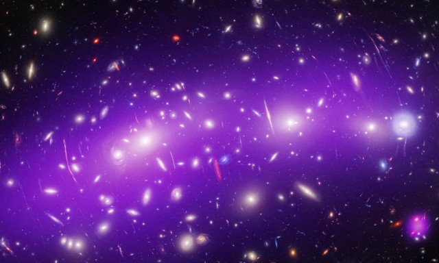 Εντυπωσιακές εικόνες: Μωβ πανδαισία με «συμμαχία» Hubble και ChandraXRay