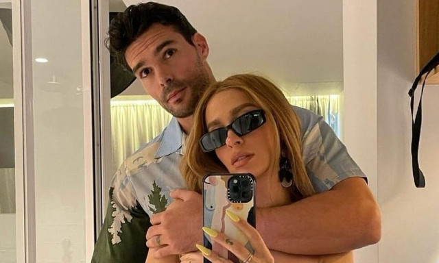 Ελένη Φουρέιρα: Παιχνίδια στην άμμο με τον Αλμπέρτο Μποτία και τον γιο τους, Ερμή