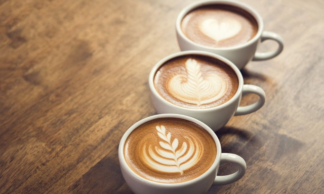 Οι ειδικοί ισχυρίζονται ότι όσοι πίνουν καφέ το πρωί κάνουν ένα σοβαρό λάθος