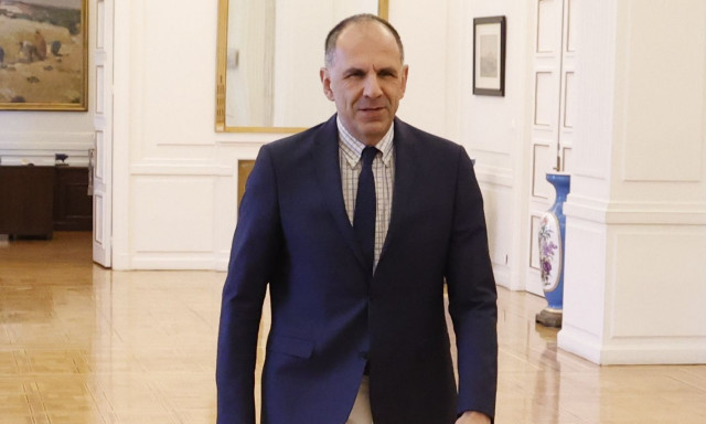 Γεραπετρίτης: «Μείζον να προληφθεί η επέκταση του πολέμου στη Μέση Ανατολή»