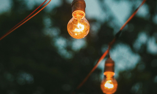 Ρεύμα: Επιστροφή τιμών ηλεκτρικής ενέργειας στα προ κρίσης επίπεδα στην Ελλάδα