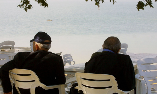 Το δημογραφικό πάει στα βράχια…