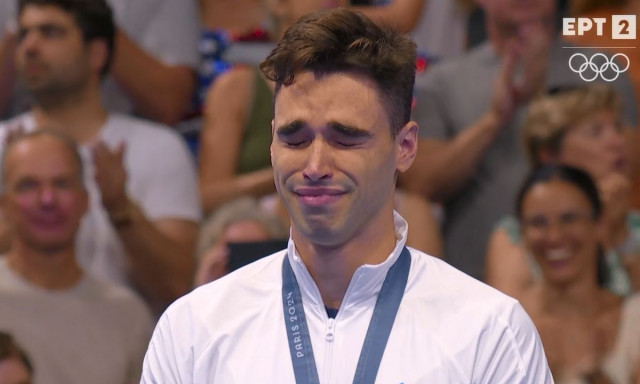 Ο Απόστολος Χρήστου ανατρίχιασε όλη την Ελλάδα - Βούρκωσε ο ασημένιος Ολυμπιονίκης στην απονομή