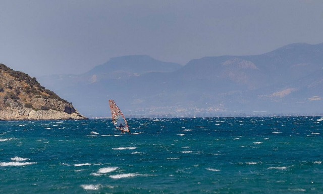 Καιρός: Με ηλιοφάνεια, πολλά μποφόρ και 38 βαθμούς μπαίνει ο Αύγουστος