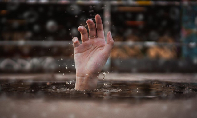 Πνιγμός στην θάλασσα: Πρώτες βοήθειες – Πώς θα σώσετε μία ζωή σε λίγα δευτερόλεπτα