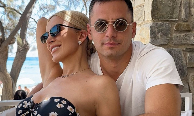 Κατερίνα Καινούργιου: Αγκαλιά με τον σύντροφό της στην Πάρο