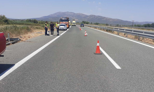 Τροχαίο στη Χαλκίδα - «Σμπαράλια» δύο αυτοκίνητα