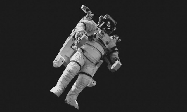 «Ψυχώ» στο διάστημα: Αστροναύτης βρήκε μυστηριώδη σβώλο - «Φύγε αμέσως από εκεί» του φώναζαν