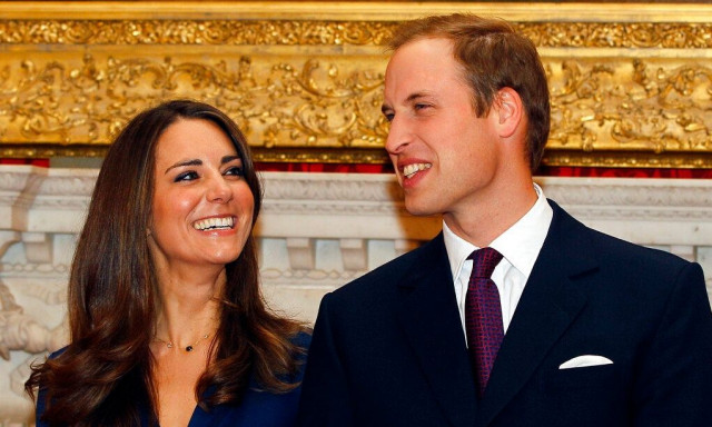 «Βασιλικά προβλήματα»: Πώς τρώνε το χάμπουργκερ οι γαλαζοαίματοι