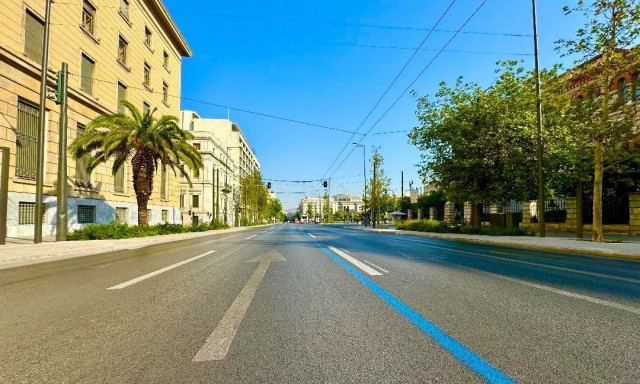 Έξοδος αδειούχων του Αυγούστου - Οι αφίξεις επισκεπτών διαμορφώνουν το σκηνικό στο κέντρο της Αθήνας