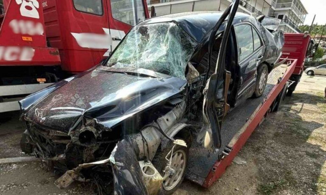 Καστοριά: Σοβαρό τροχαίο με τραυματισμό και εγκλωβισμό οδηγού