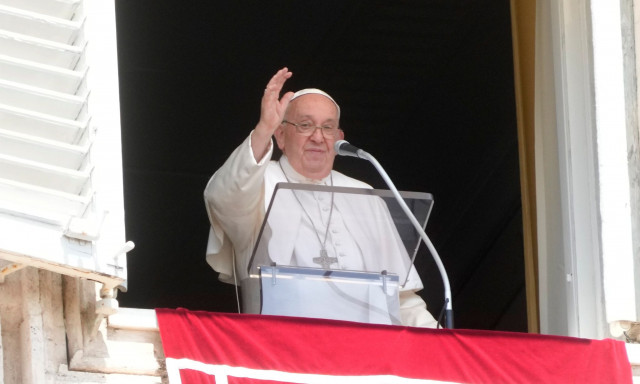 Πάπας Φραγκίσκος: «Η νύχτα πέρασε ήρεμα» - Παραμένει σε κρίσιμη κατάσταση