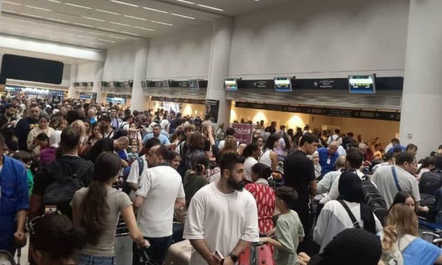 Λίβανος: Χαμός στο αεροδρόμιο της Βηρυτού - Φεύγουν πανικόβλητοι μετά την κλιμάκωση στη Μέση Ανατολή