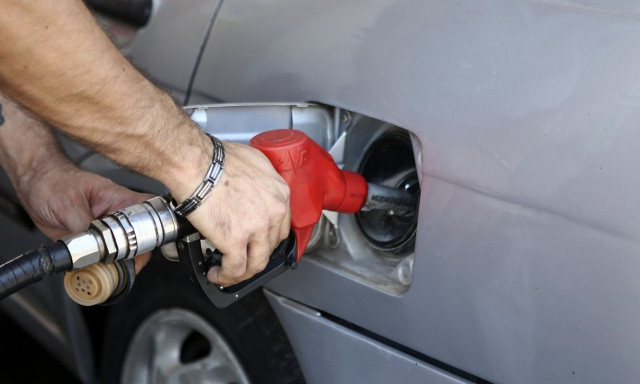 Στα ύψη οι τιμές της αμόλυβδης στα νησιά - Πάνω από δύο ευρώ το λίτρο σε Κυκλάδες και Δωδεκάνησα