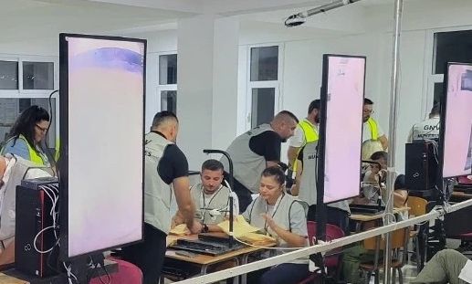 Αλβανία: Προηγείται στις εκλογές στη Χειμάρρα ο Βαγγέλης Τάβος