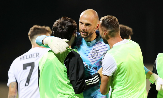 Conference League, ΑΕΚ: Απίστευτη γκάφα από Στρακόσα - Έφαγε γκολ από τον τερματοφύλακα της Νόα