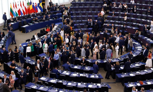 ΕΕ: Τέλος τα δωρεάν εισιτήρια για τους αξιωματούχους - «To κοινό δυσκολεύεται να πληρώσει...»