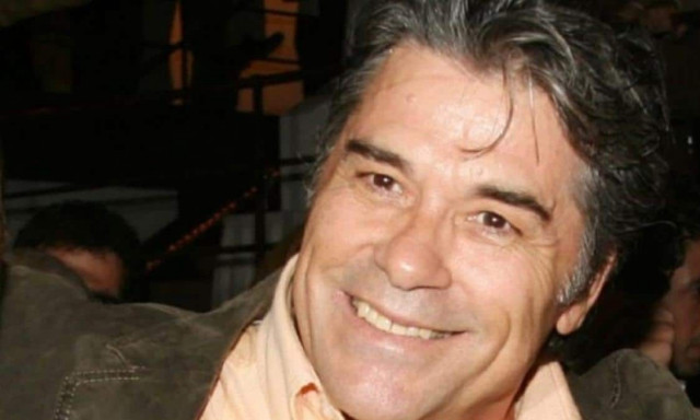 Πάνος Μιχαλόπουλος: Οι φωτογραφίες στην αυλή του πατρικού του στη Μεσσηνία