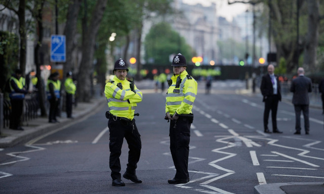 Βρετανία: Σε ύψιστη επιφυλακή οι αρχές για τον φόβο νέων ταραχών - 6.000 αστυνομικοί στους δρόμους