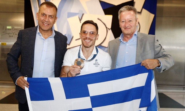 Επέστρεψε ο Λευτέρης Πετρούνιας, θερμή υποδοχή στον χάλκινο Ολυμπιονίκη μας