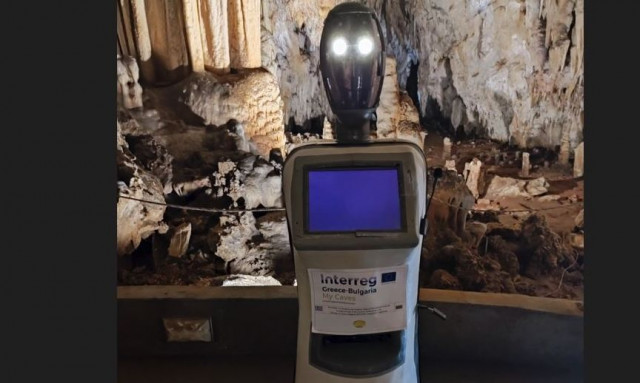 Σέρρες: Το hi-tech σπήλαιο της Αλιστράτης και το ρομπότ Περσεφόνη που τώρα μιλάει και Ποντιακά!