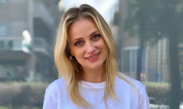 Λένα Δροσάκη: «Αναστέναξαν» οι followers με τις αναλογίες της - Η εντυπωσιακή πόζα με μαγιό