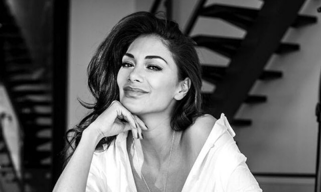 Νικόλ Σέρζινγκερ: Ο ξέφρενος χορός πάνω σε πολυτελές γιοτ στη Μύκονο