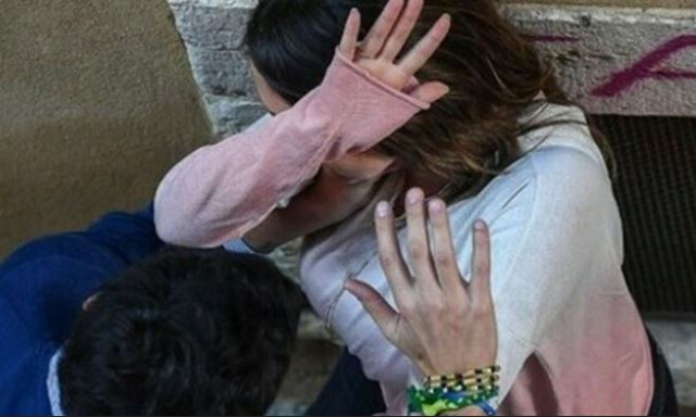 Ιταλία: 10χρονος έσωσε τη μητέρα του από τον βίαιο σύντροφό της - «Μικρός, αλλά τόσο μεγάλος ήρωας»