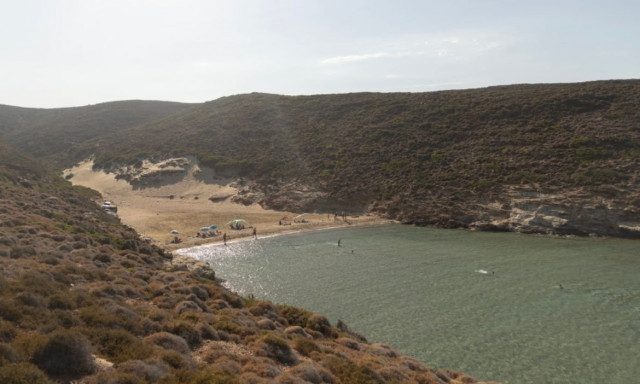 Παραλία Ατένι: Ο μυστικός «παράδεισος» της  Άνδρου