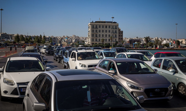 Επιστρέφουν οι αδειούχοι του Αυγούστου: Αυξημένη κίνηση στα λιμάνια