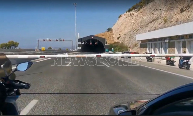 Στο νοσοκομείο ο οδηγός του βυτιοφόρου - Ουρές χιλιομέτρων στην Αθηνών-Κορίνθου