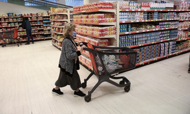 Εκτινάχθηκαν οι τιμές φυσικού αερίου, ρεύματος, ελαιολάδου, δημητριακών, ψαριών και αναψυκτικών