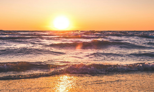 Καιρός - Αρναούτογλου: Σταθερά στο «κόκκινο» ο υδράργυρος έως τον Δεκαπενταύγουστο