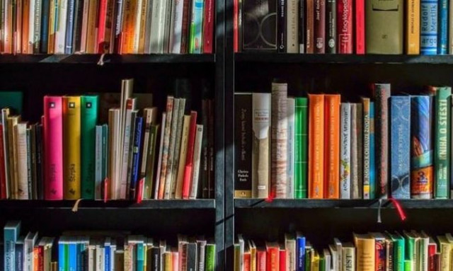 ΔΥΠΑ: Πού θα κάνετε αίτηση για τα voucher 25 ευρώ για βιβλία - Οι δικαιούχοι